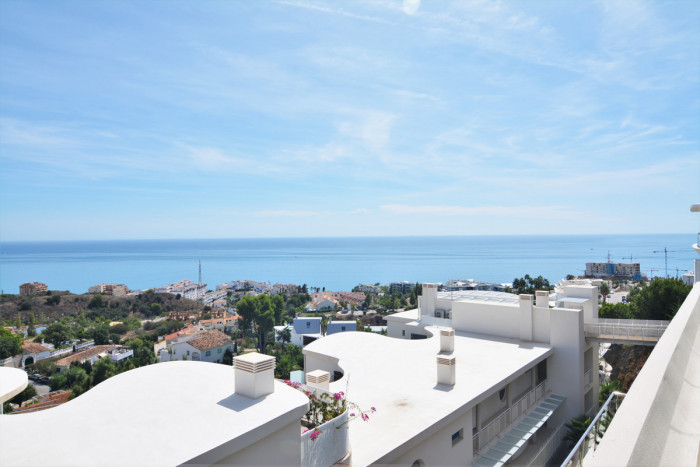 Qlistings Apartment - Middle Floor in Fuengirola, Costa del Sol image 2